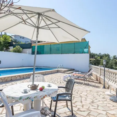 Sleeps 5 Вілла *